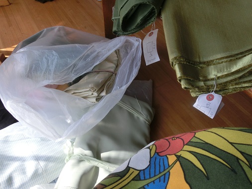 カーテン端切れ