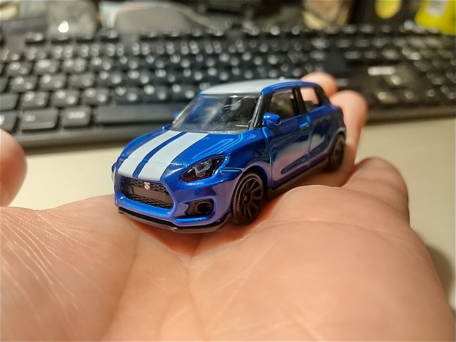 トミカ スイフトスポーツ ファイナルエディション ジャンク扱い