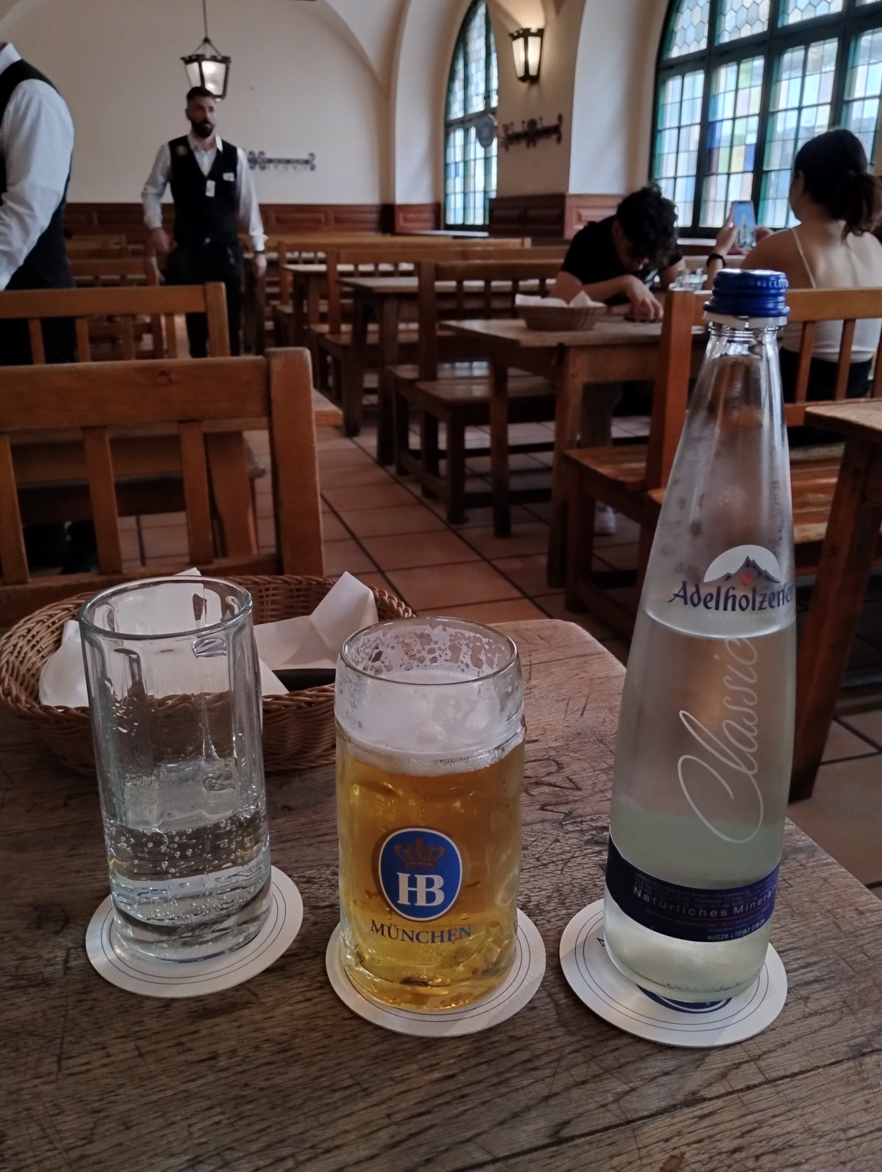 ホフブロイハウス　看板 ホフブロイハウス 看板