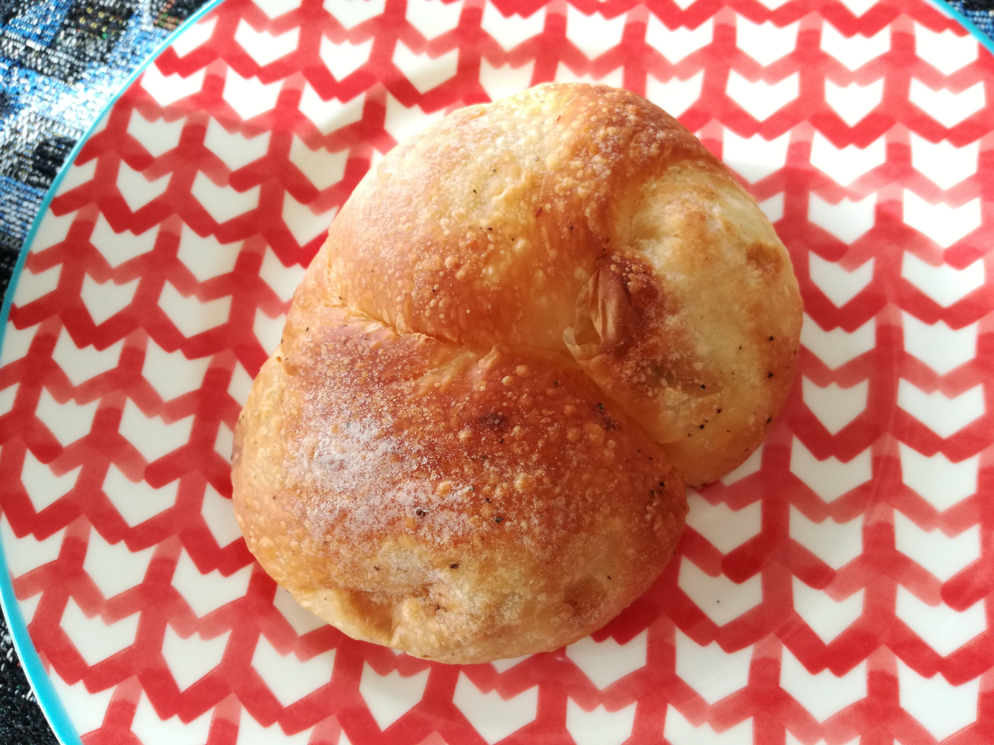 勝田台駅パン屋ノリスベーカリー　枝豆クリームチーズ