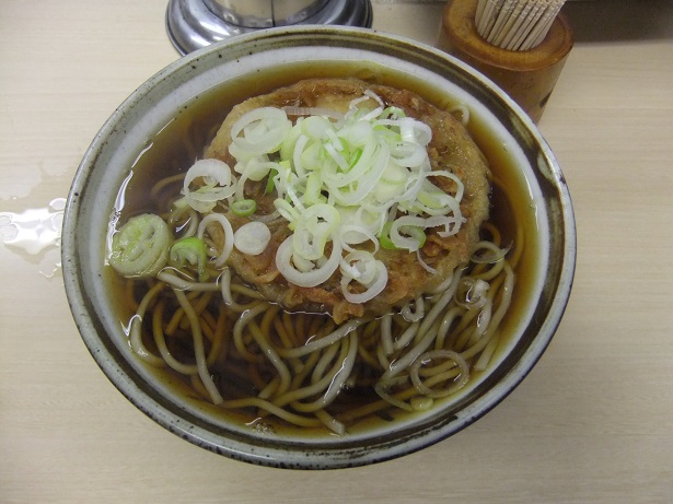 千住曙町・冨士三屋の天ぷらそば１