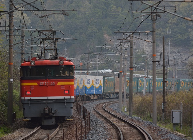 EF67-105 2014.04.22 1050レ.jpg