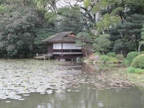 スポット探訪 [再録] 京都・下京 「渉成園」（枳穀邸）細見 －3 閬風亭・双梅檐・臥龍堂・漱枕居・源融ゆかりの塔・侵雪橋 | 遊心六中記 -  楽天ブログ