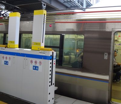 ｊｒ西日本 高槻駅のホームドア ありがたきかな定年 楽天ブログ