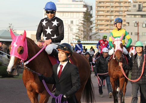2012トウホクビジンクイーン賞１.jpg