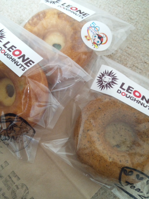 レオーネ ドーナツ （LEONE DOUGHNUTS）ミルクティー・11月限定さつまいも・ホッチのめーぷるどーなつ