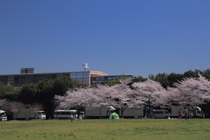 万博記念公園_007公園東口駅.jpg