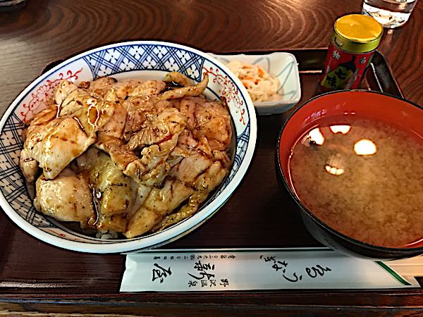 やきとり丼・とりかつ丼／新屋＠長野県下高井郡