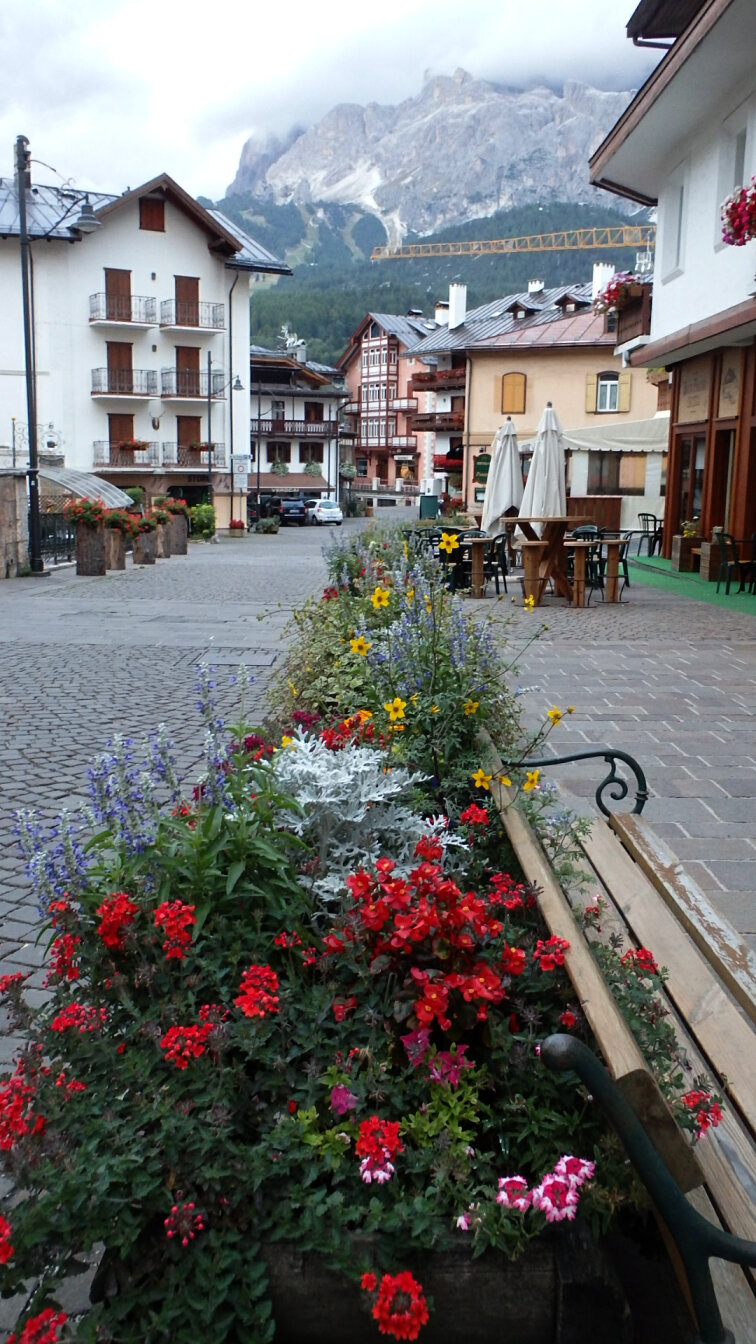 コルティナ・ダンペッツォの街並み 楽天版じぶん更新日記 楽天ブログ