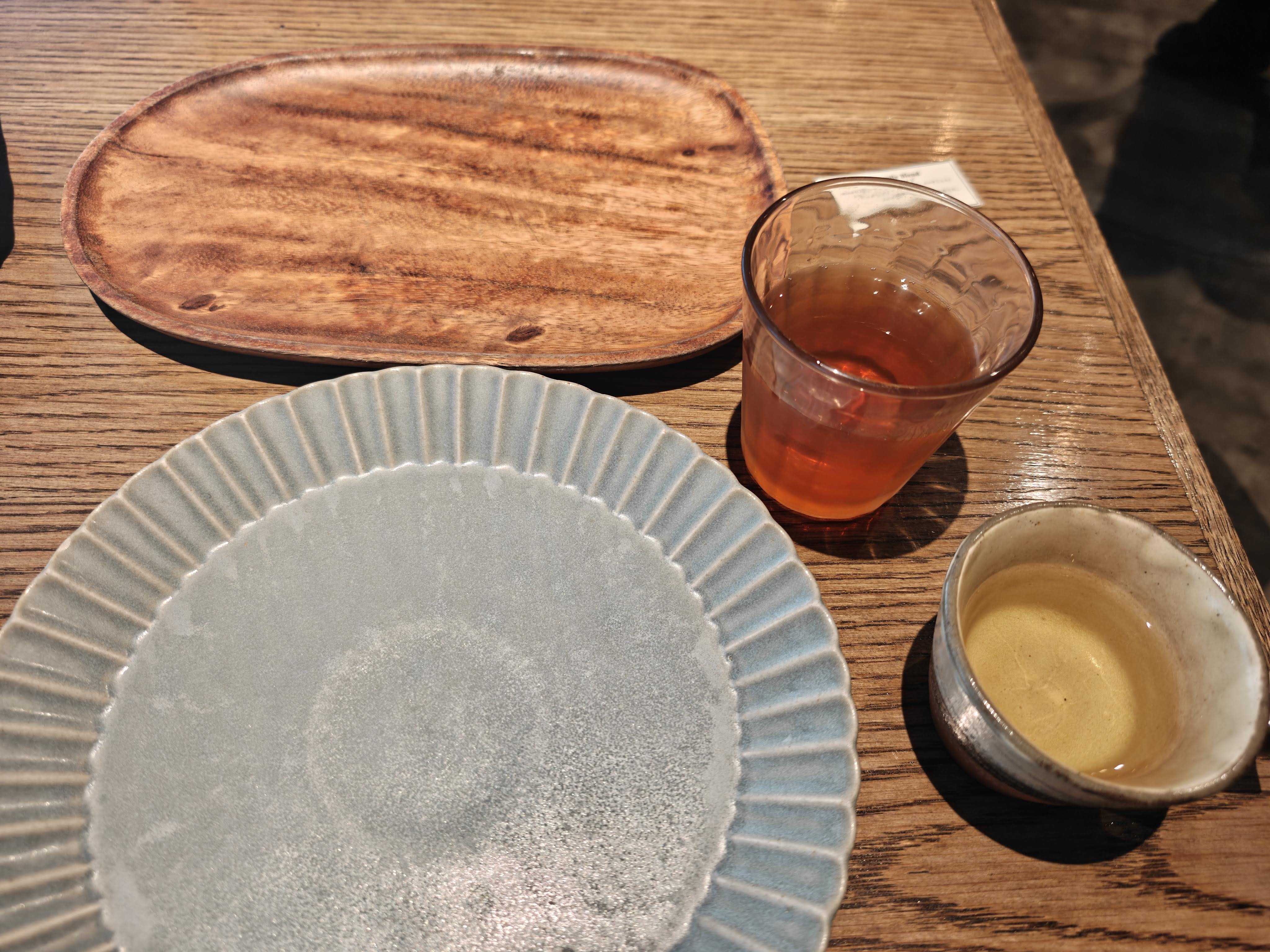 flour+water虎ノ門ヒルズ　ブランチ　アイスティーと温かい紅茶