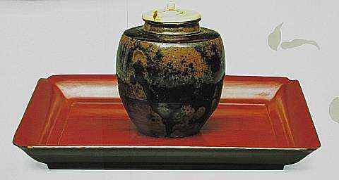 時代劇にでたこともある昔の花瓶だそうです 時代劇にでたこともある昔の花瓶だそうです