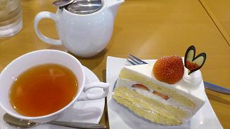 真っ赤な苺のショートケーキ
