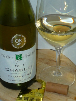 Closerie des Alisiers Chablis Vieilles Vignes 2012 glass.jpg