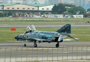 080508小牧・Ｆ-4ファントム迷彩-3出立.jpg