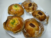ナッツパンとコーンマヨ