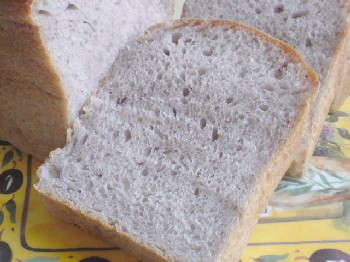 ブルーベリーの山食パン