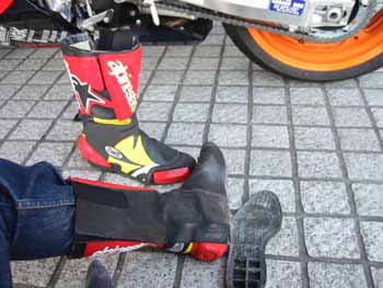 ブーツの裏底剥がれる