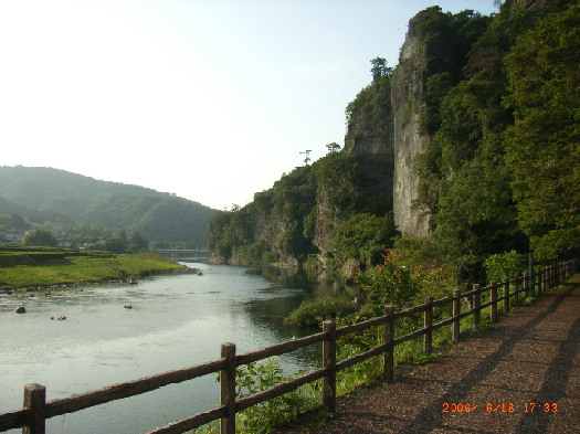 青の洞門