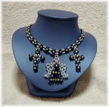 ブラックフラワーネックレス