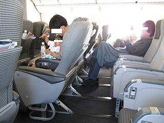 B777-200の15列の２