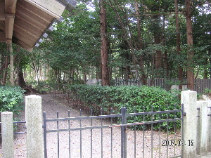 宗良親王墓.JPG