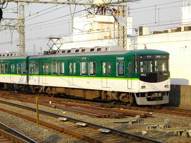 京阪萱島駅・入線待ちの淀屋橋行き普通