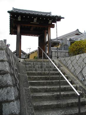 京阪郡津駅周辺　釋尊寺