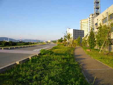 京阪枚方市駅周辺　淀川資料館