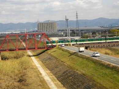京阪八幡市駅周辺　国道４７８号からの景色