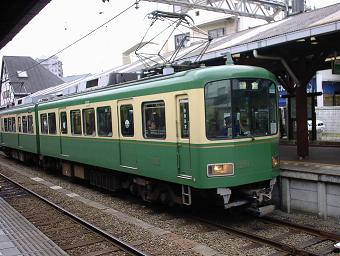 江ノ島電鉄１２００形＠江ノ島駅にて