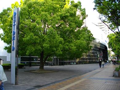 京阪古川橋駅・ルミエールホール