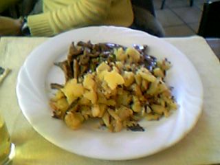 レバーとジャガイモの炒め物