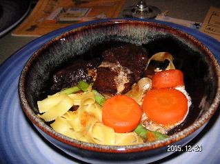 牛ほほ肉のワイン煮