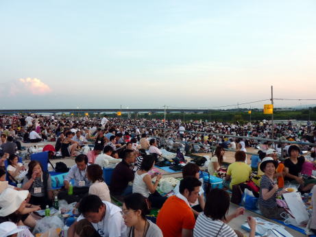 夜花火前の桟敷席2