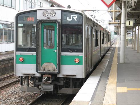 一ノ関駅　石越駅へ向うＥ７０１系