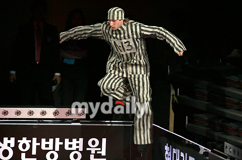 闖入者プルシェンコ