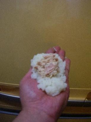 シーチキンおにぎり１.JPG