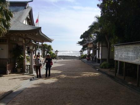 青島神社から