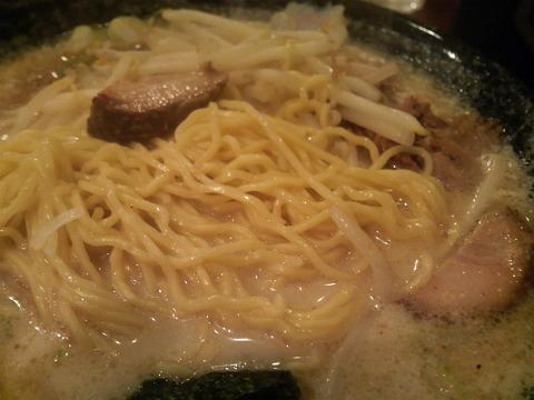 彗星ラーメン　麺