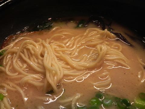 味玉ラーメン　麺