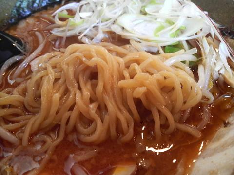 まぁさんどう味噌麺　麺