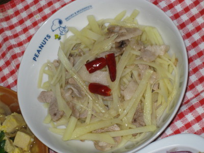 ジャガイモと豚肉のスッパ炒め