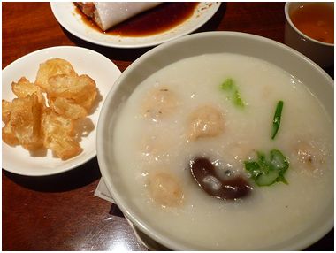 糖朝　魚団子入り粥と油条