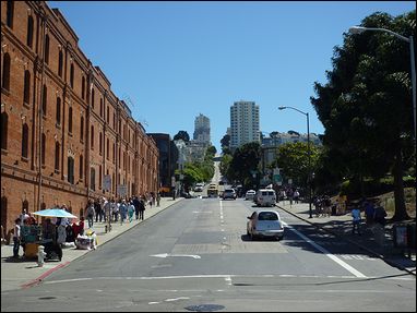 サンフランシスコ　ハイド通りの坂道