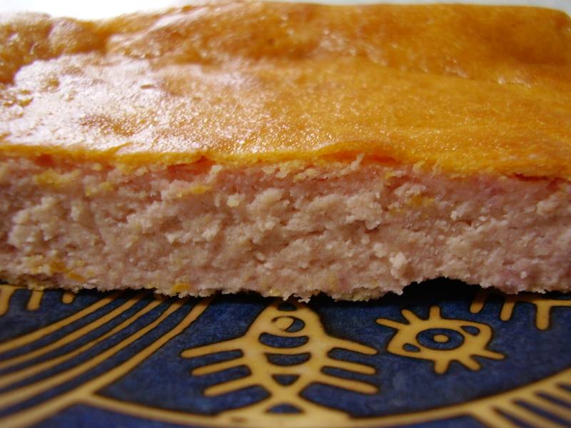 紫芋のピンクのチーズケーキ