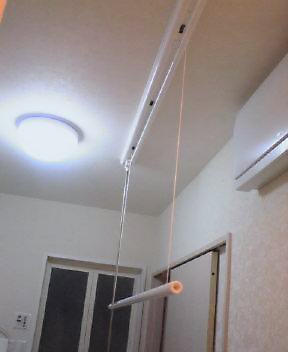 洗面室内物干しバー　B