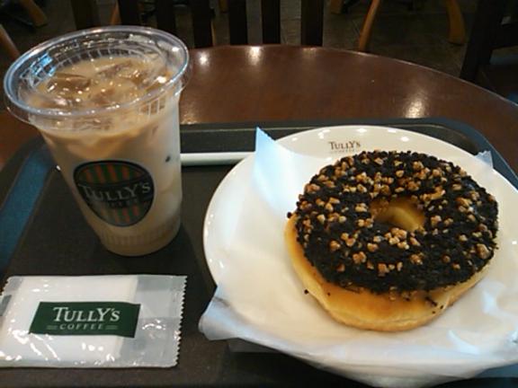 タリーズ　アイスラテとチョコナッツクランチ