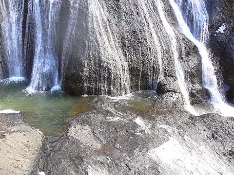 袋田の滝の下の方