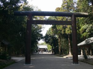 宮崎神宮　鳥居.jpg