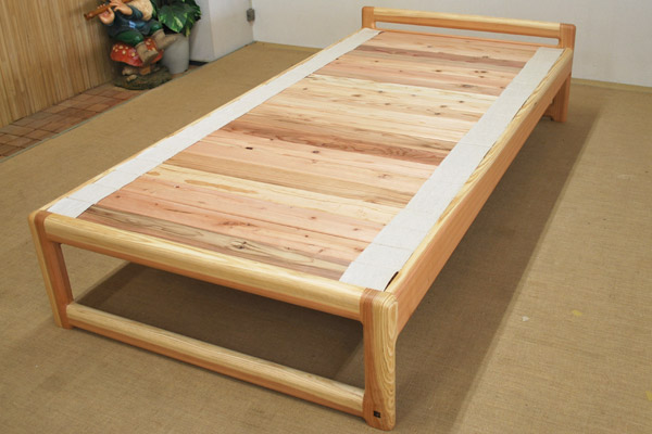 杉材ベッド